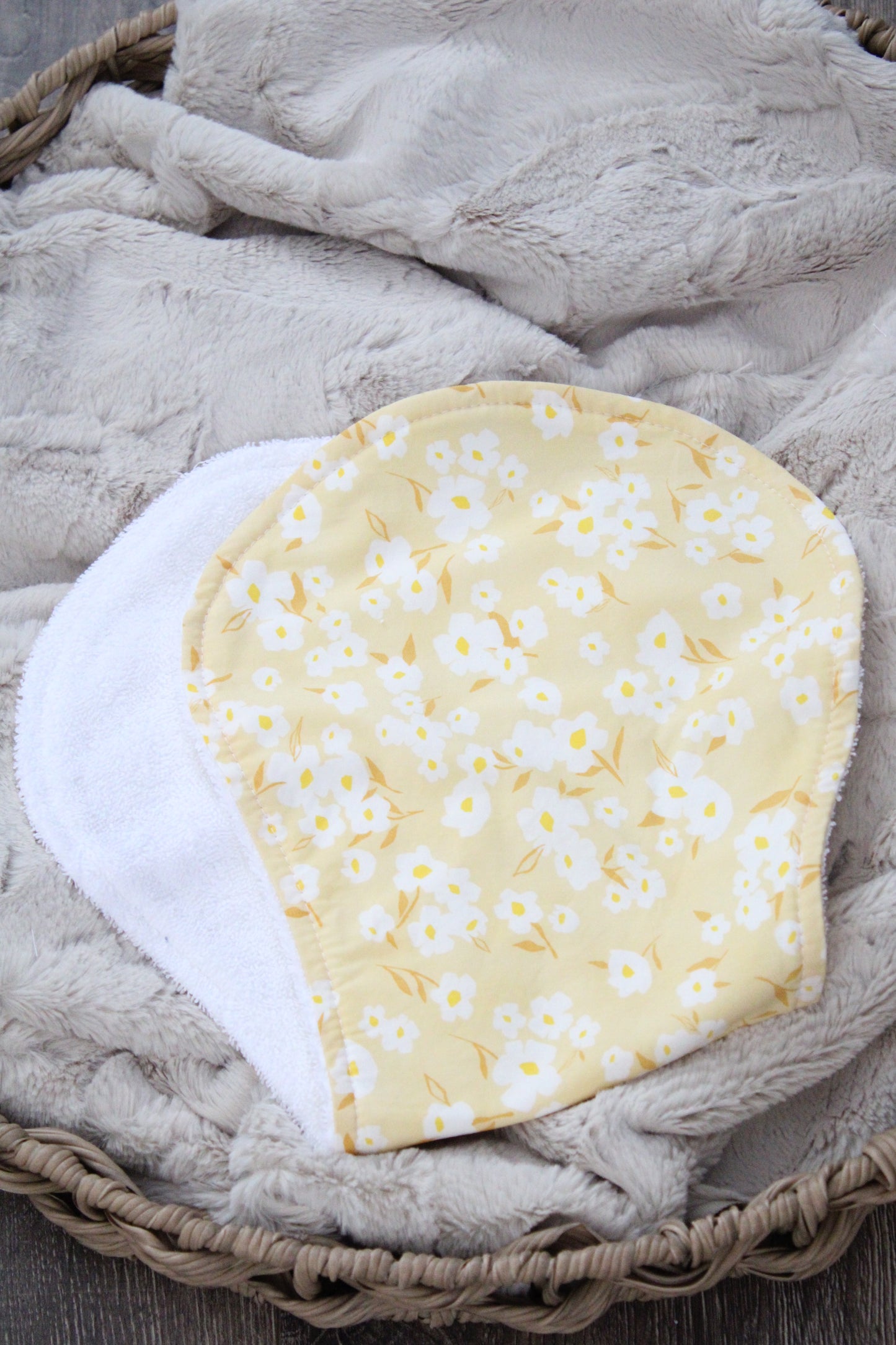 Yellow Daisies Bibdana and Burp Cloth